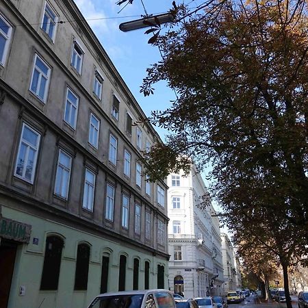 Apartmán Studio U Parkplatz, Zentrale Ruhelage Neben Grunoase Vídeň Exteriér fotografie